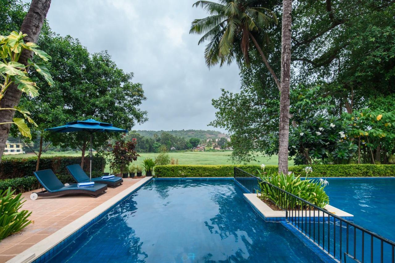 Novotel Goa Resort & Spa Candolim Eksteriør bilde The swimming pool at the resort