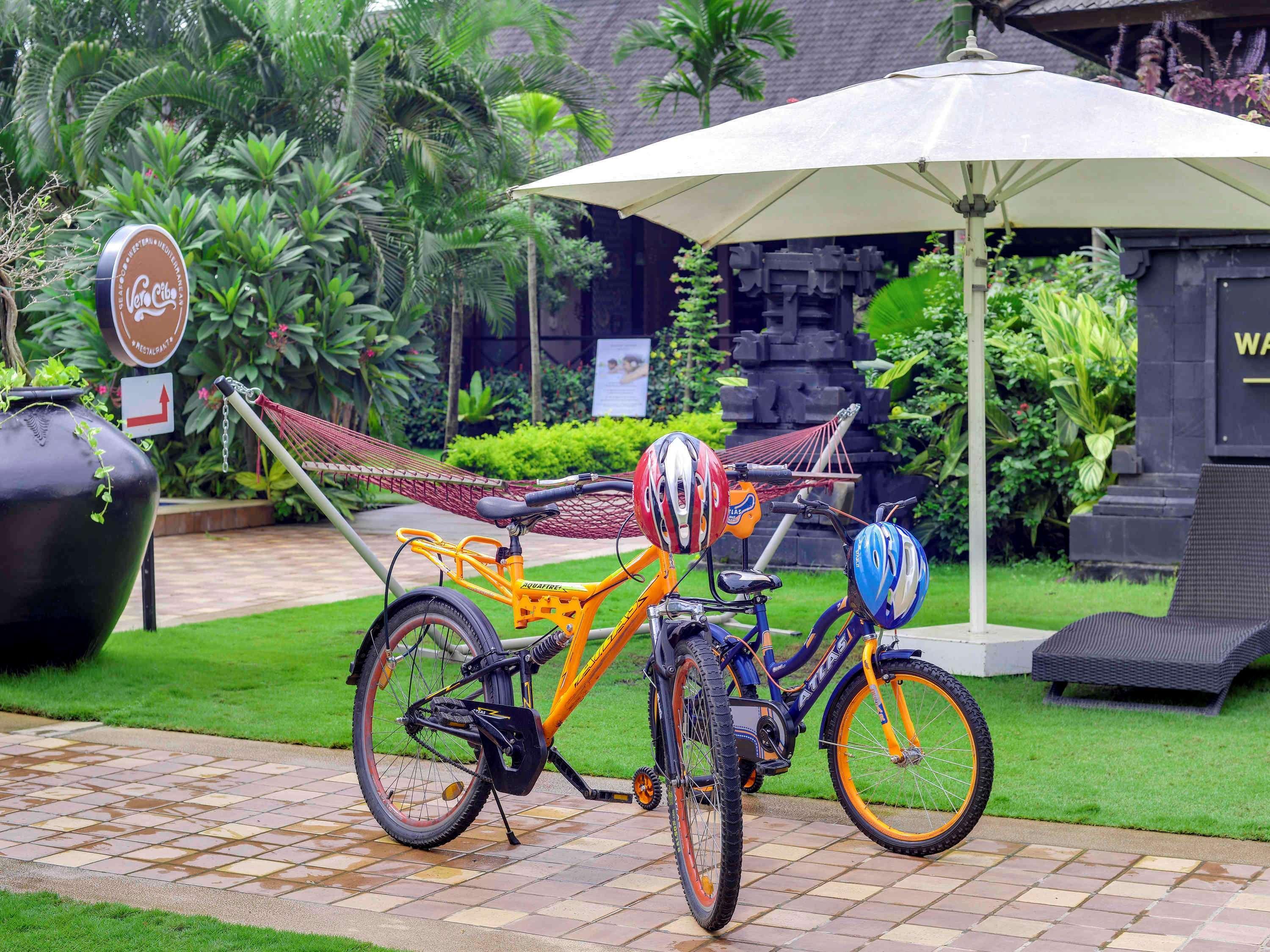 Novotel Goa Resort & Spa Candolim Eksteriør bilde Bicycle at the hotel